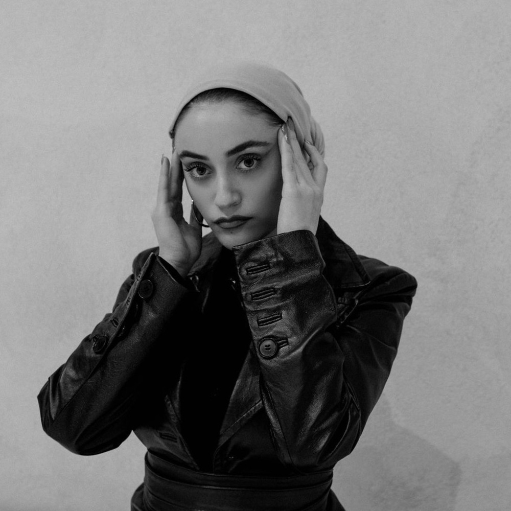 Meet your Posher, Dana